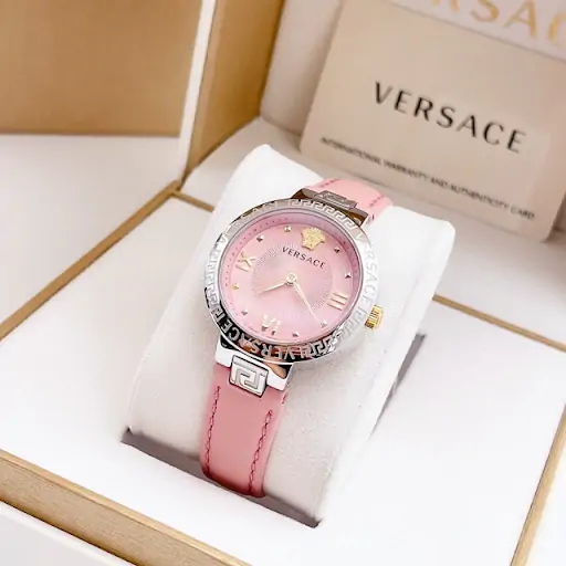 Đồng hồ nữ  màu hồng là món đồ trang sức giúp phái đẹp thêm phần tự tin, sang trọng và quyến rũ.